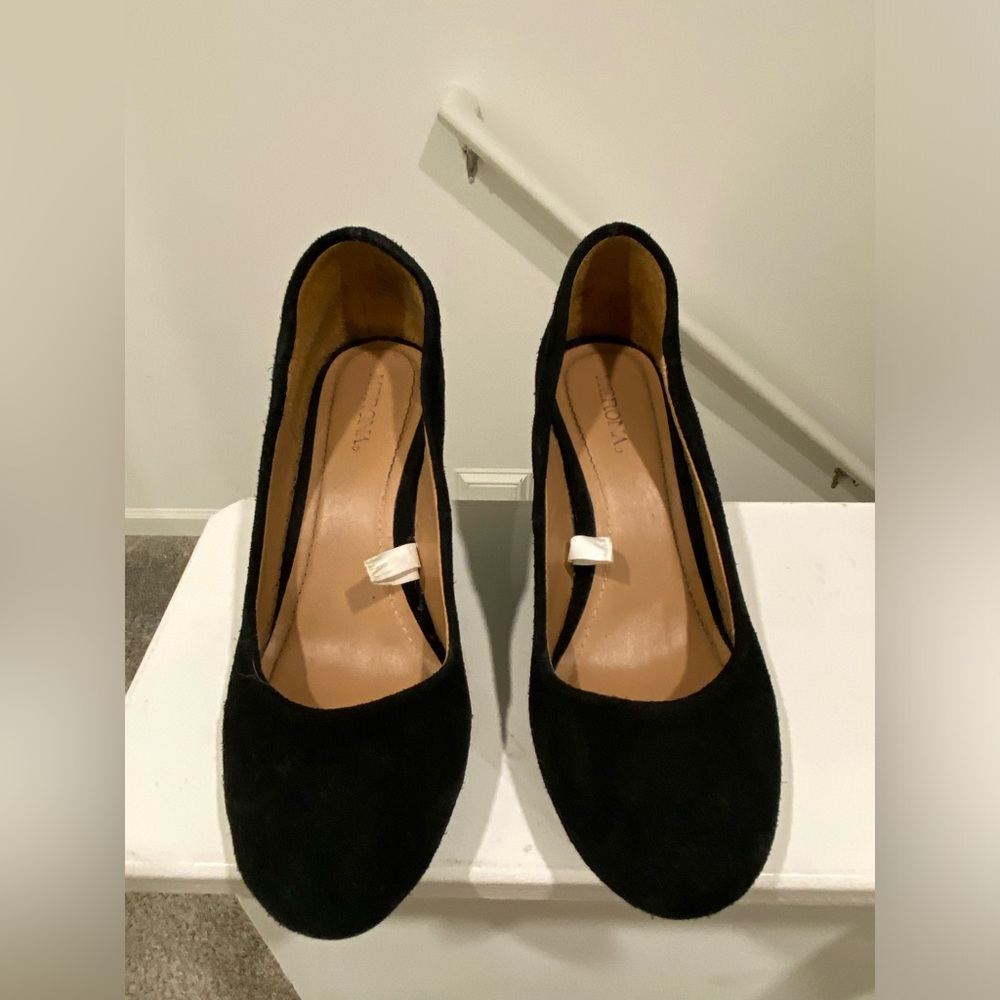 Lightly worn black wedges size 6 1/2